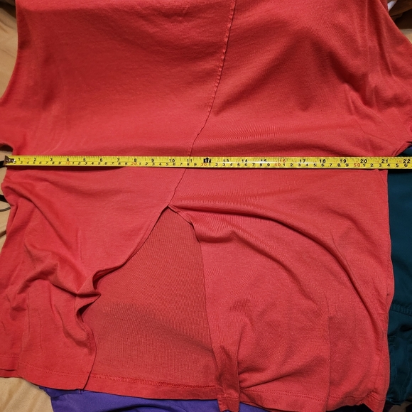 Athletic works women's XL 16/18 top with back v cut out - Picture 6 of 6